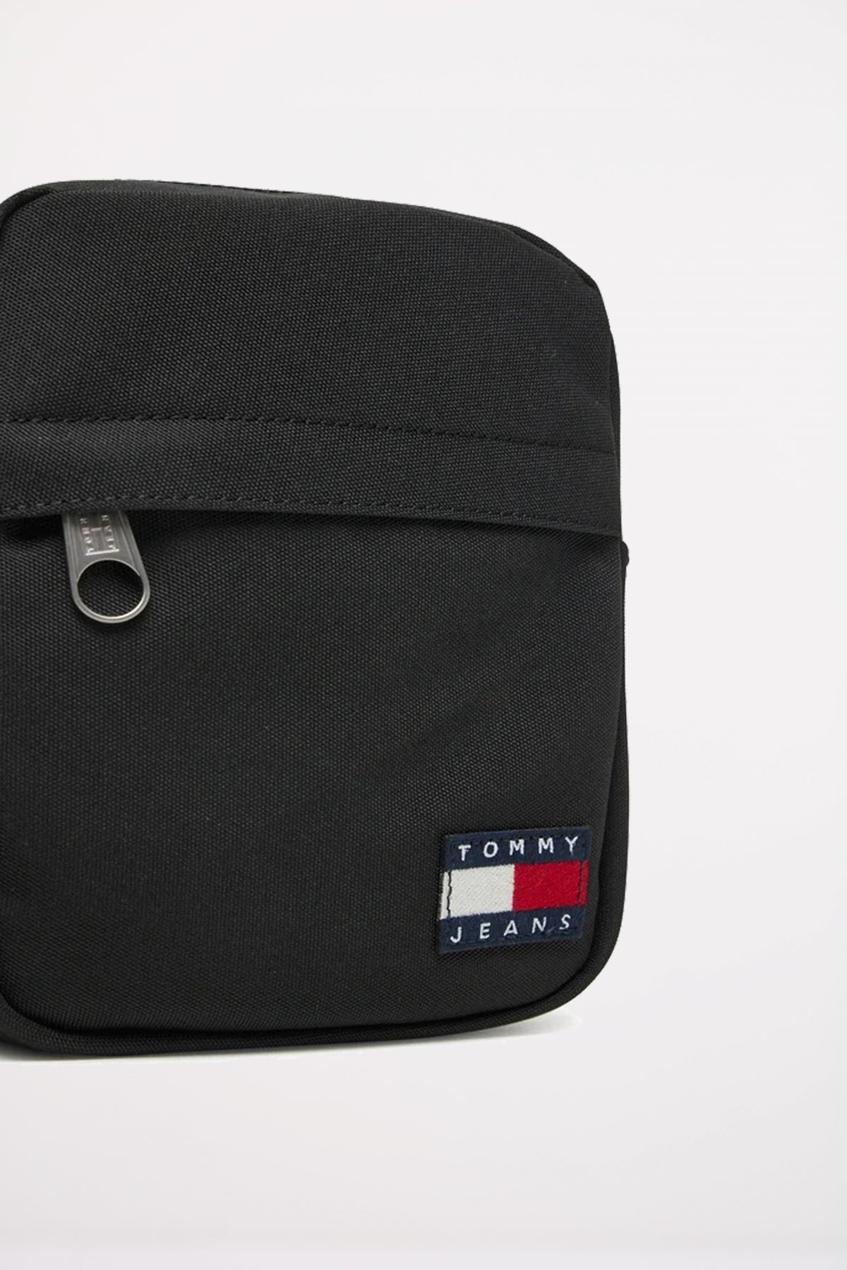 TOMMY JEANS TJM ESS DAILY REPORT en color BDS  (2)