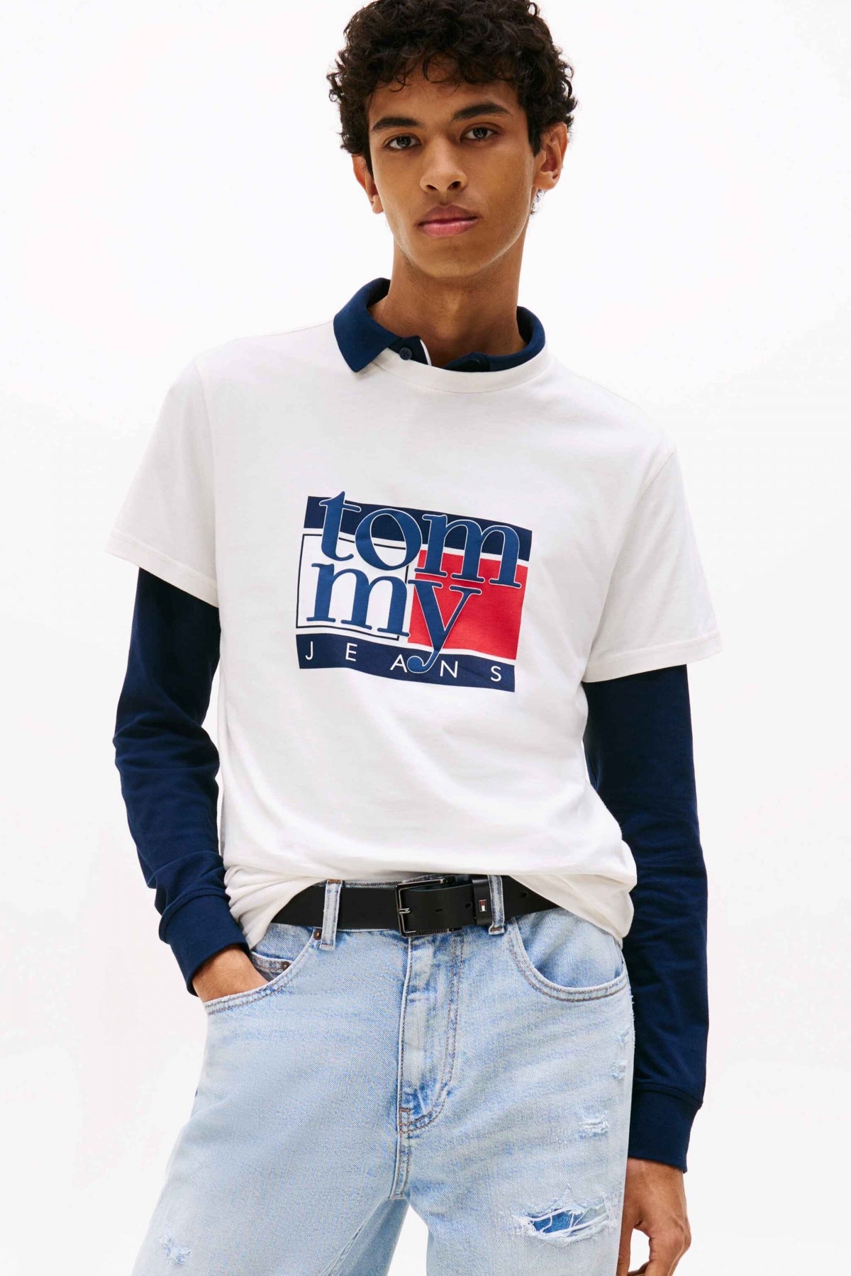 TOMMY JEANS TJM SLIM RWB FLAG TE en color YBH  (1)