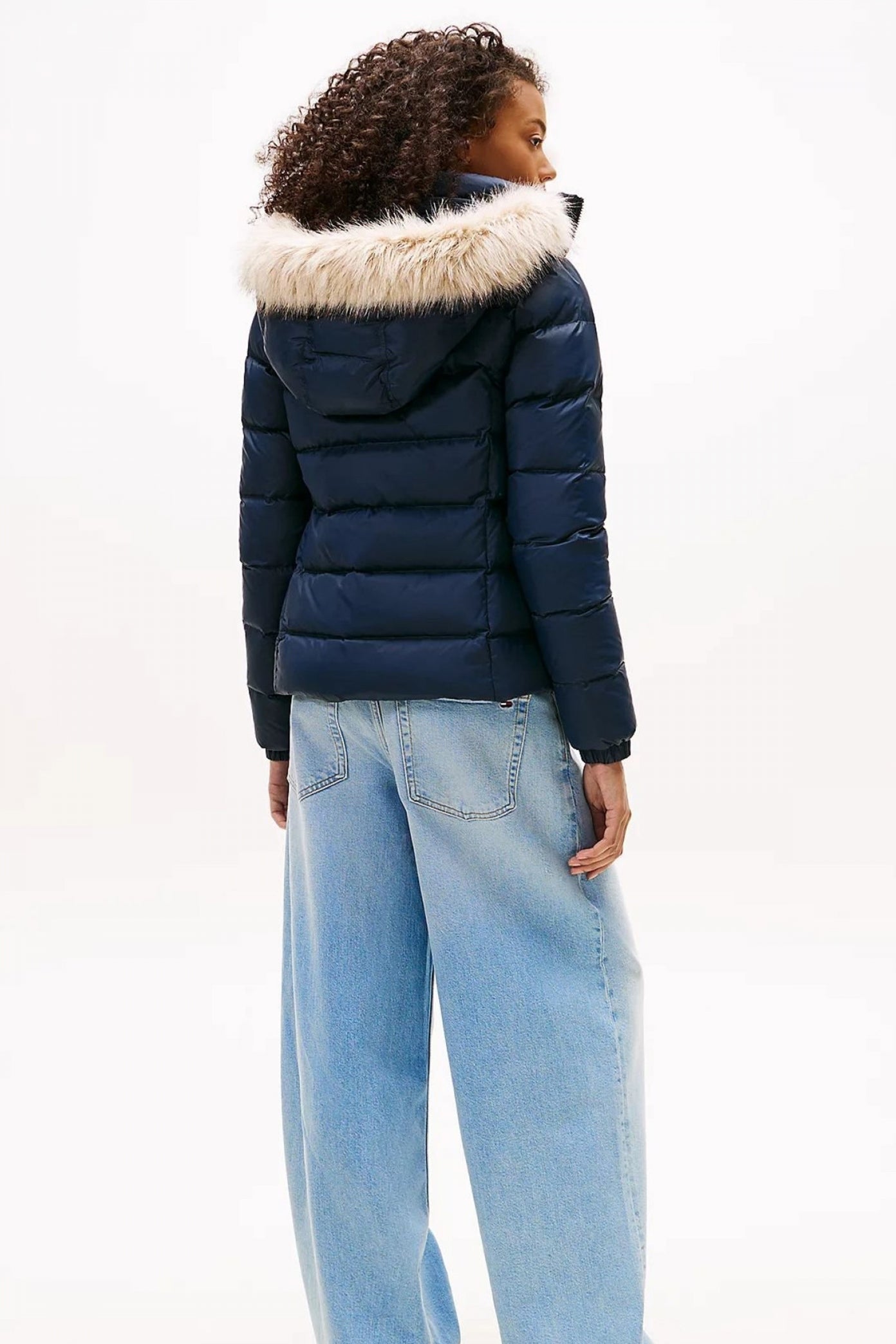 TOMMY JEANS BASIC HOODED DOWN JA en color CG  (3)