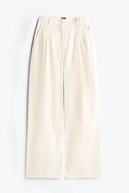 TOMMY JEANS TJW WIDE LEG CHINO en color YBH  (2)