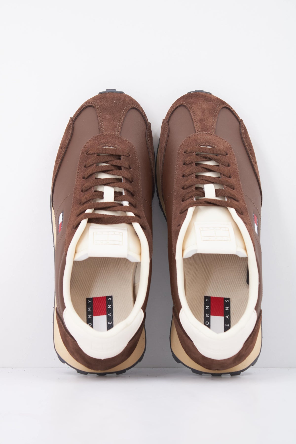 TOMMY JEANS RETRO RUNNER ARCHIVE en color GV  (4)
