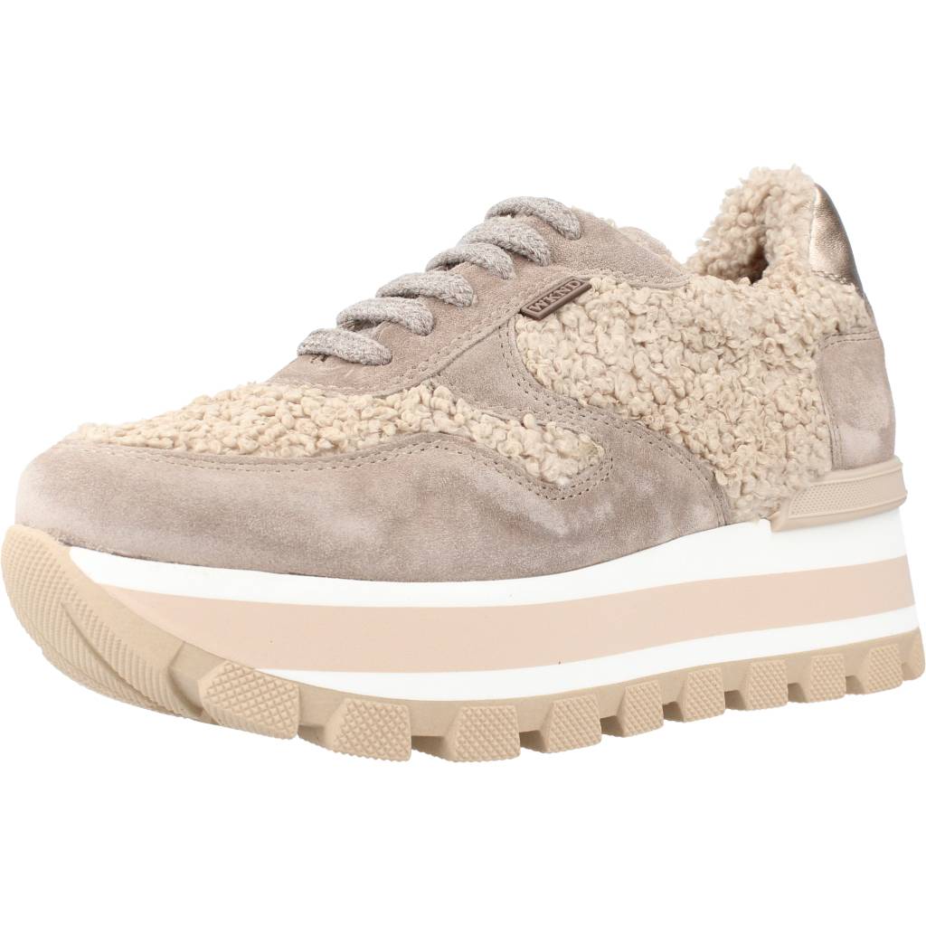 WEEKEND W en color PELTRO  (1)