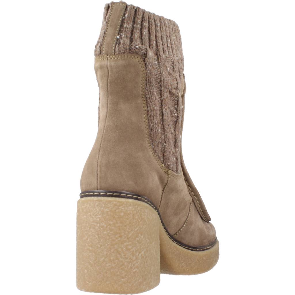 WEEKEND W en color MARMOTA  (3)