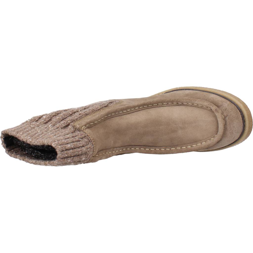 WEEKEND W en color MARMOTA  (7)