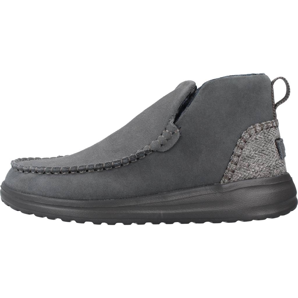 HEY DUDE DENNY SUEDE en color CARBON  (2)