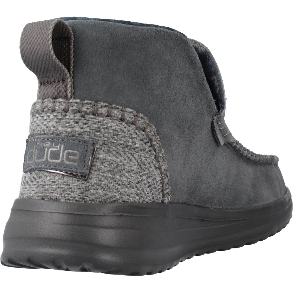 HEY DUDE DENNY SUEDE en color CARBON  (3)