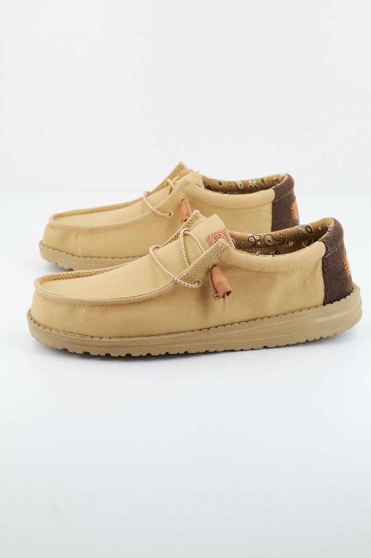HEY DUDE WALLY WORKWEAR en color TAN  (1)