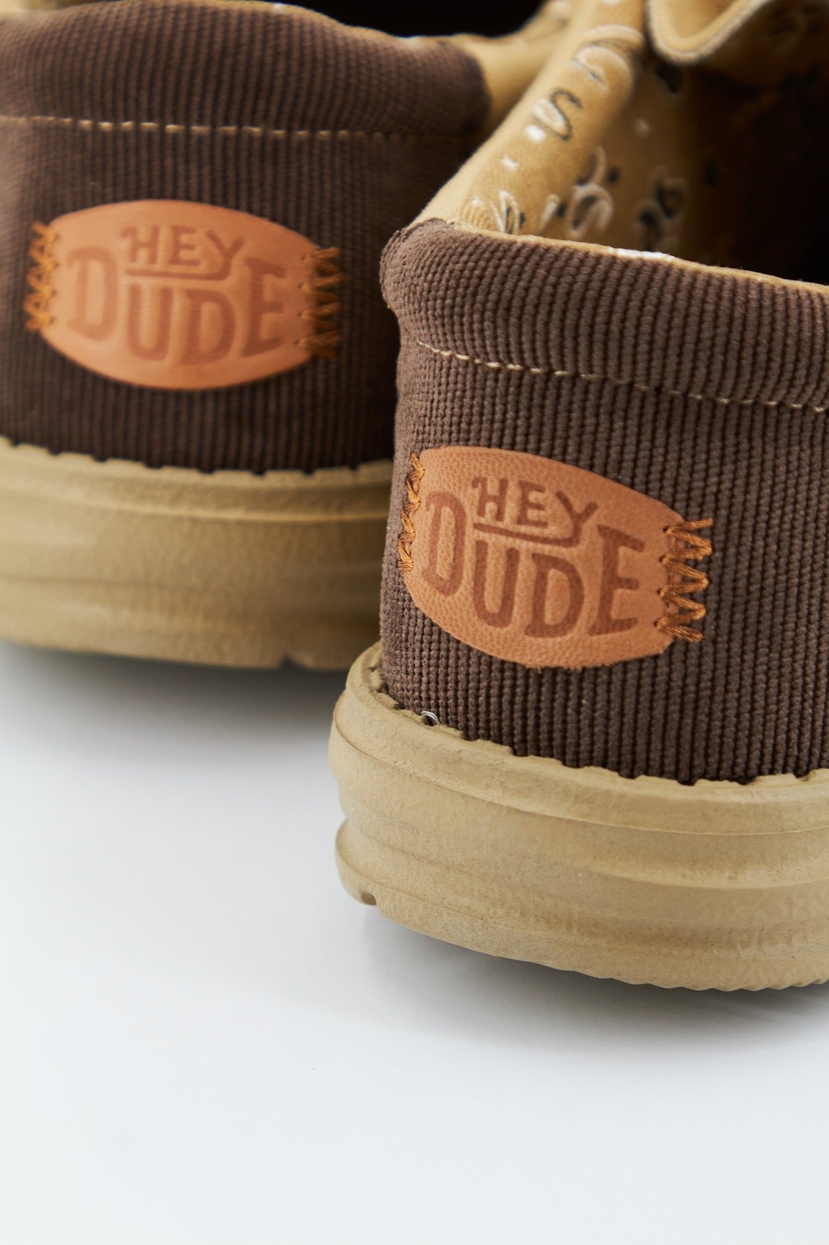 HEY DUDE WALLY WORKWEAR en color TAN  (4)