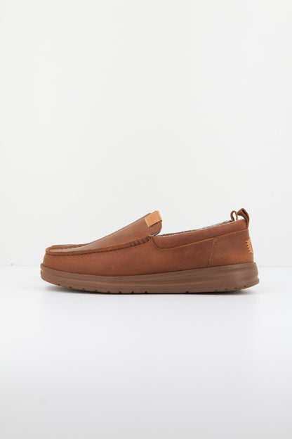 HEY DUDE WALLY GRIP MOC en color BROWN  (1)