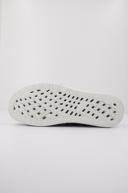 HEY DUDE WALLY HO TROPICAL en color BLCKTRP  (4)