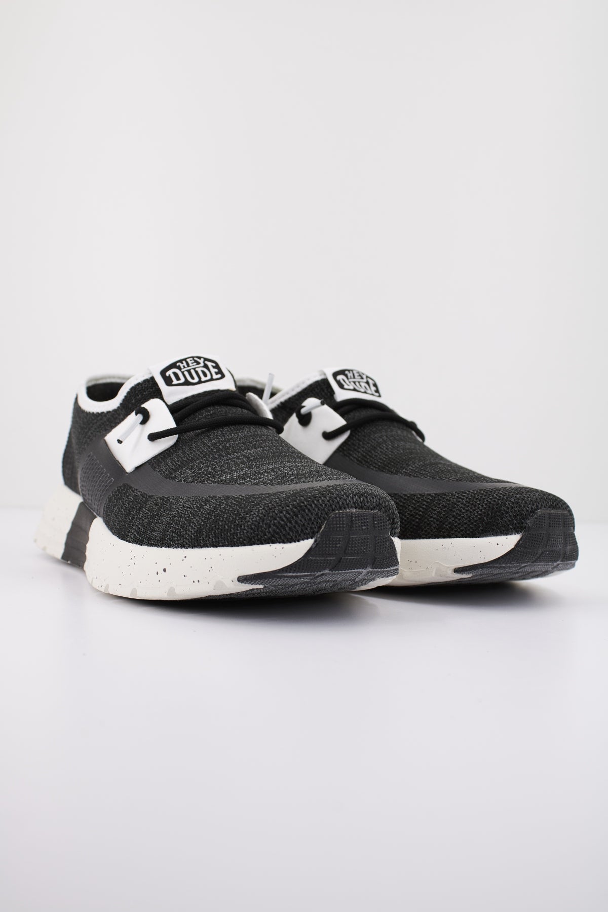 HEY DUDE SIROCCO M SPORT MODE en color BLCKWHT  (2)