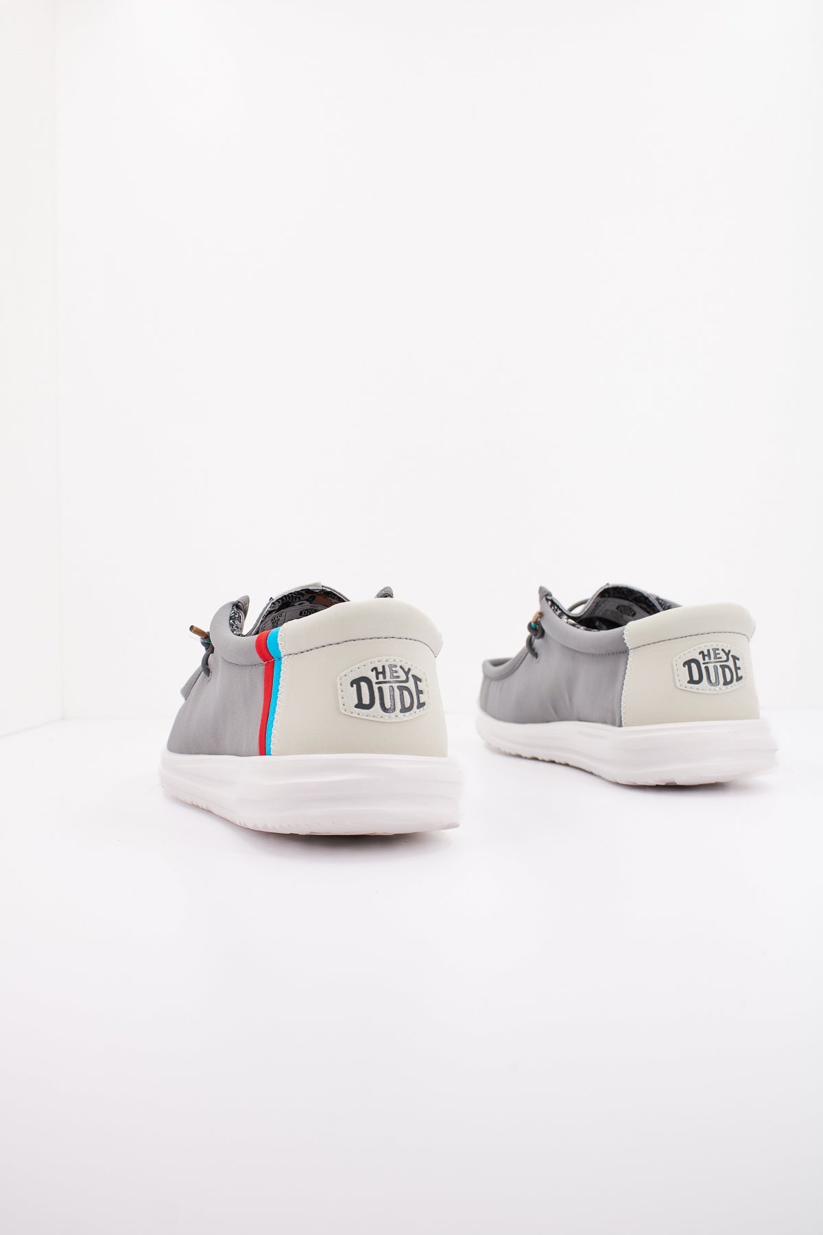 HEY DUDE WALLY HO SURF en color GREY  (3)