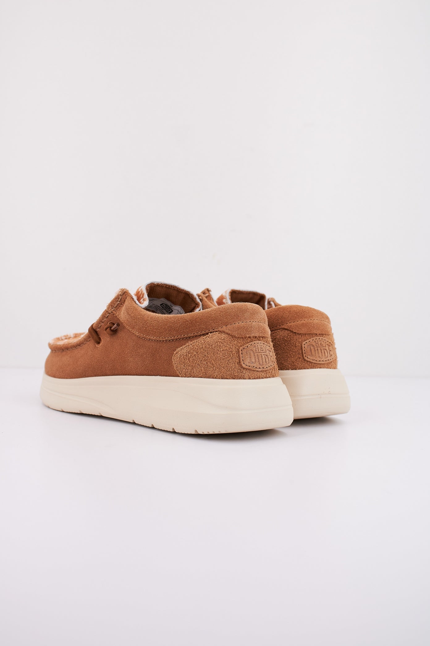 HEY DUDE WENDY X LUXE en color TAN  (4)