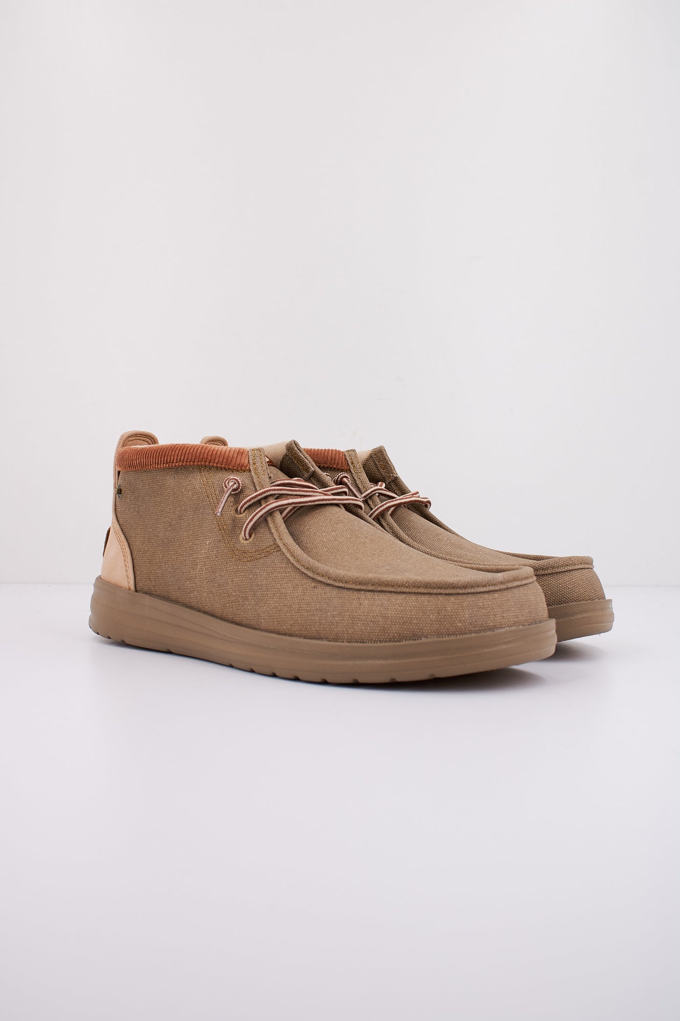 HEY DUDE WALLY MID GRIP R WOR en color CREAM  (2)