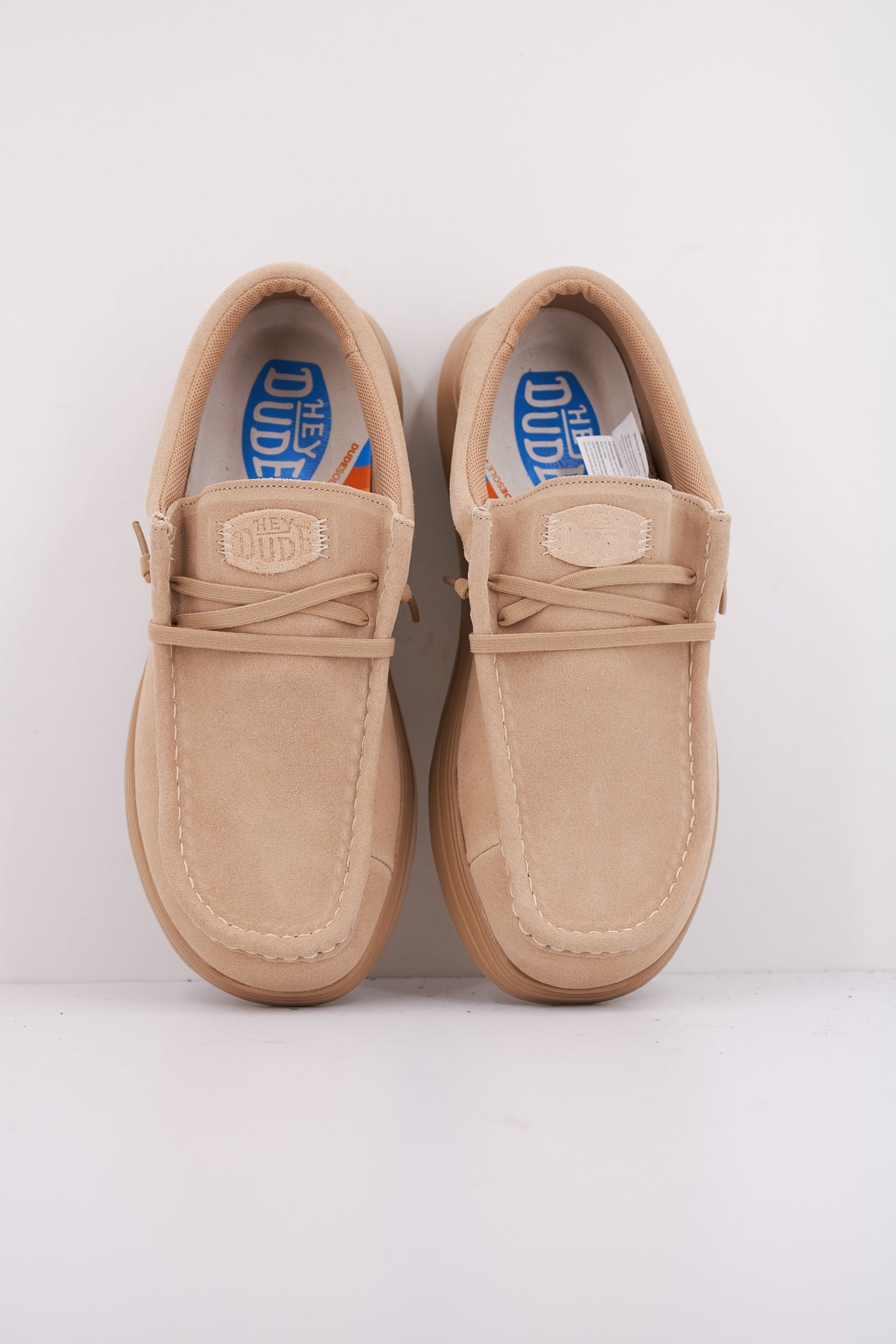 HEY DUDE WALLY X SUEDE en color TAN  (3)