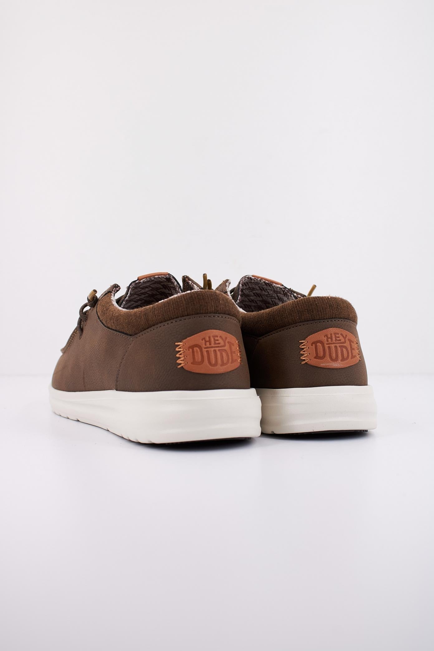 HEY DUDE PAUL CLASSIC en color BROWN  (4)