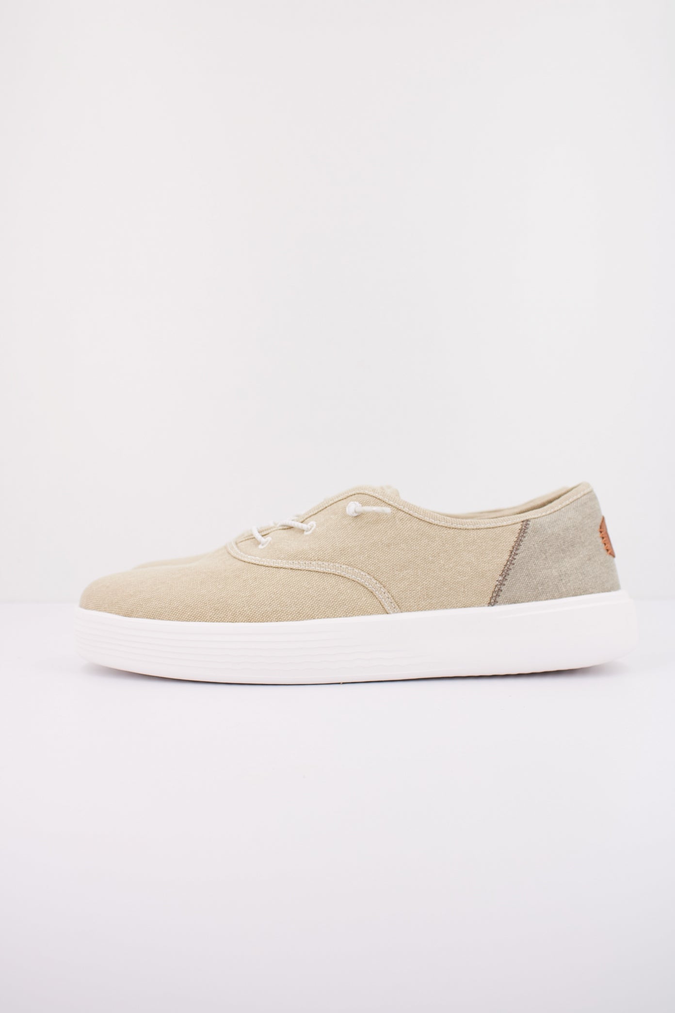 HEY DUDE  CONWAY CRAFT LINEN en color WHITE  (1)