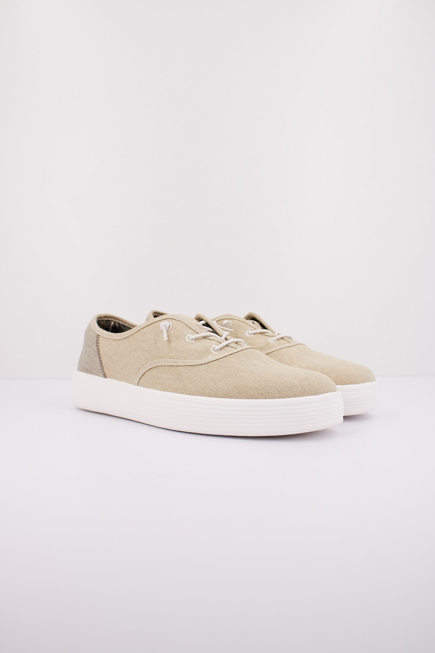 HEY DUDE  CONWAY CRAFT LINEN en color WHITE  (2)