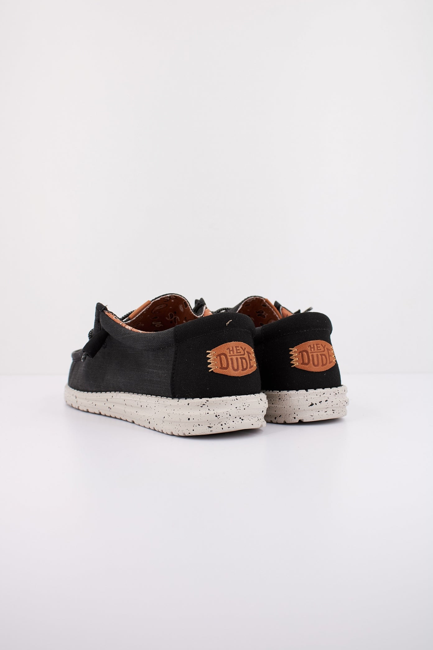 HEY DUDE WALLY WASHED CANVAS en color BLACK  (4)