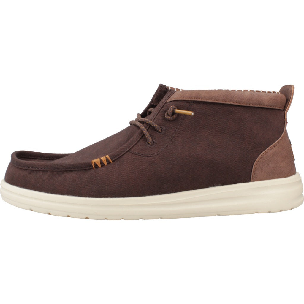 HEY DUDE  WALLY MID GRIPR VIN en color BROWN  (2)