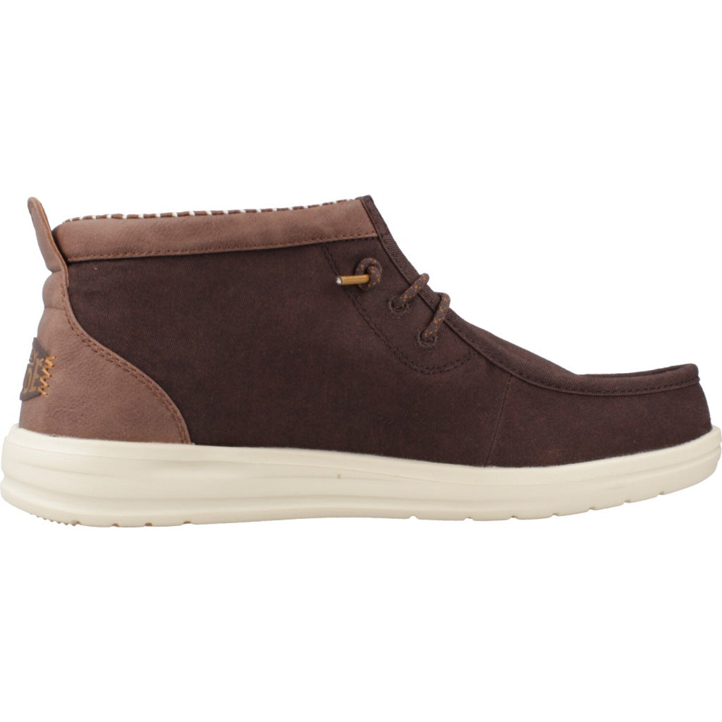 HEY DUDE  WALLY MID GRIPR VIN en color BROWN  (4)