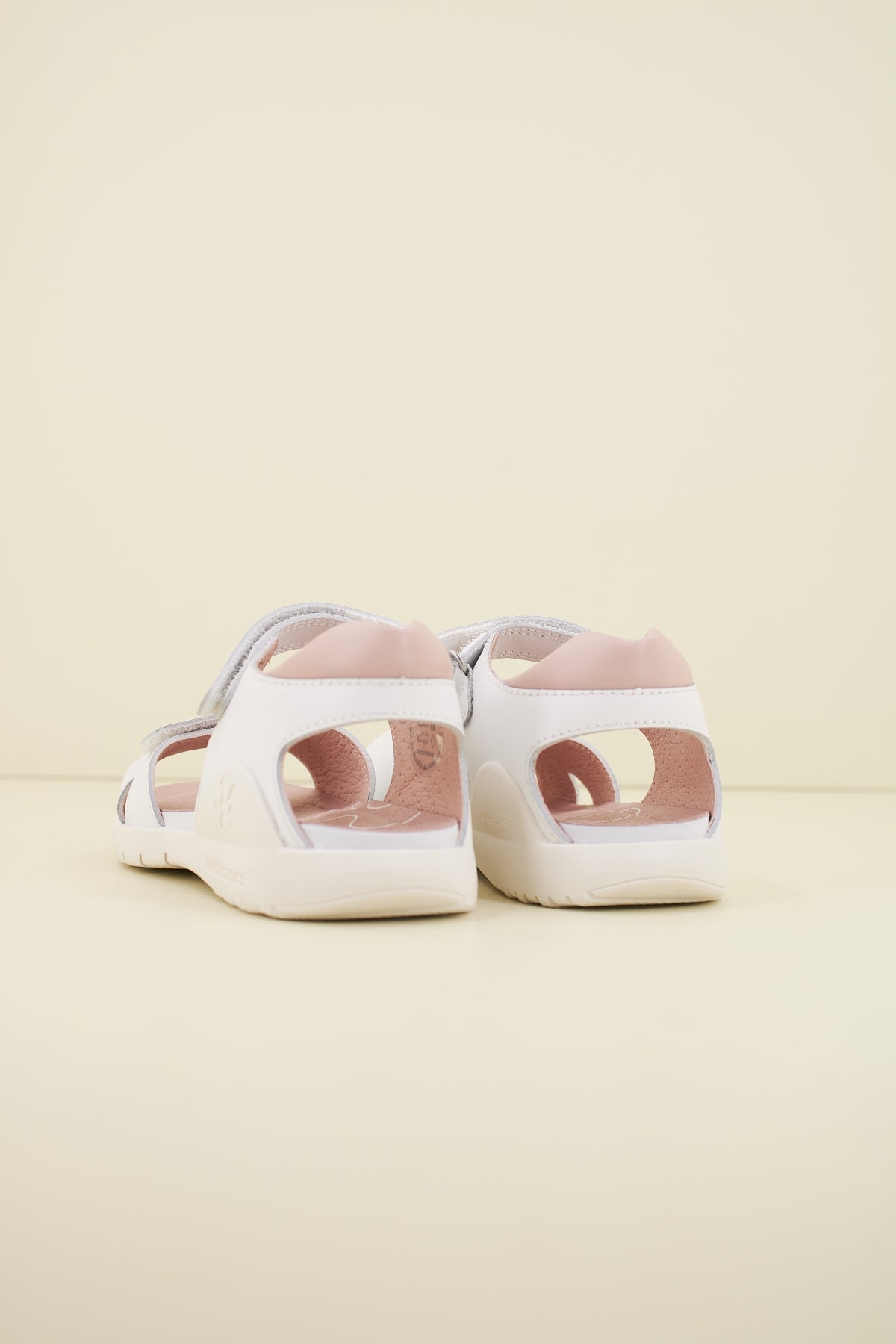 BIOMECANICS B  en color BLANCO  (3)