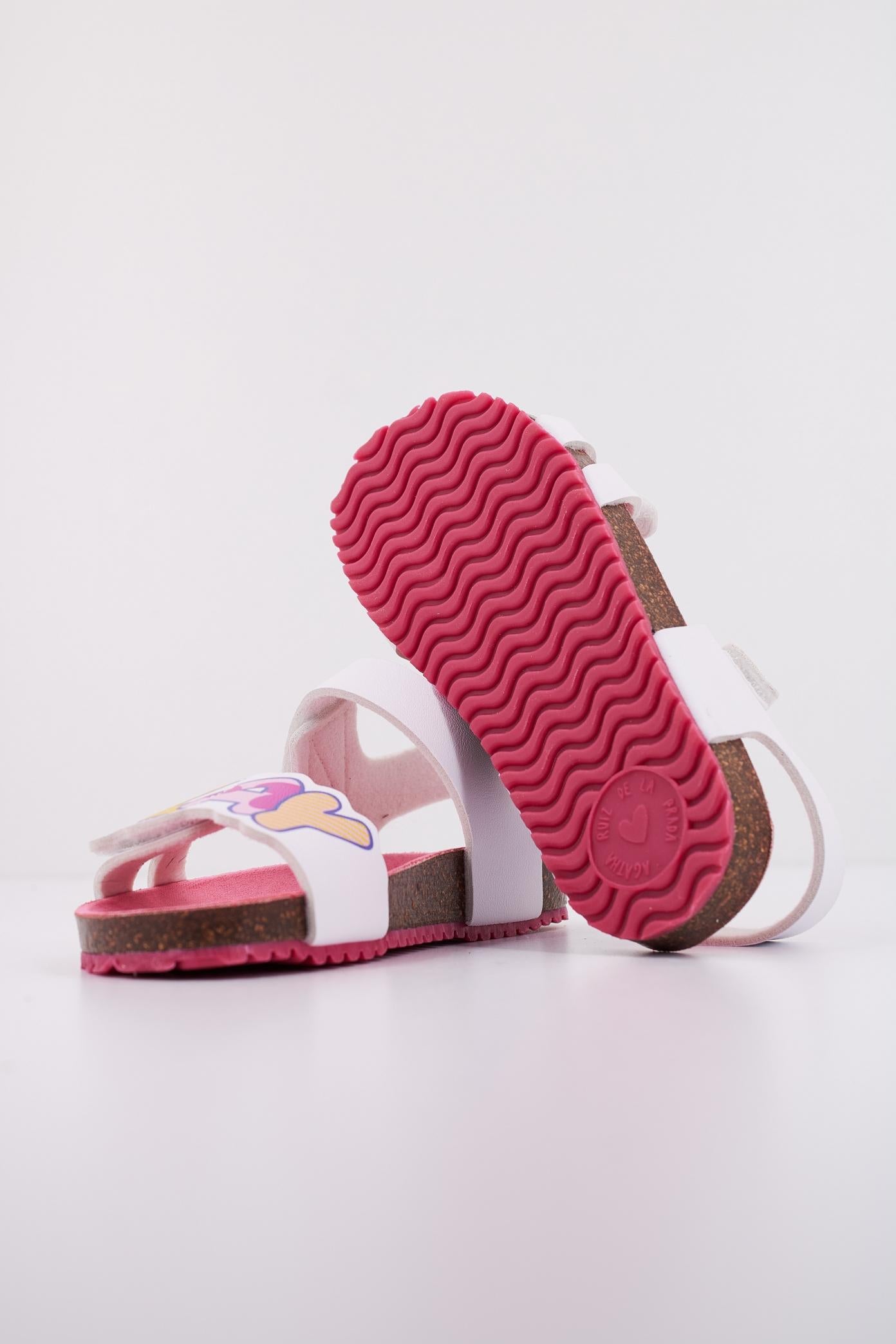 AGATHA RUIZ DE LA PRADA A  en color BLANCO  (5)