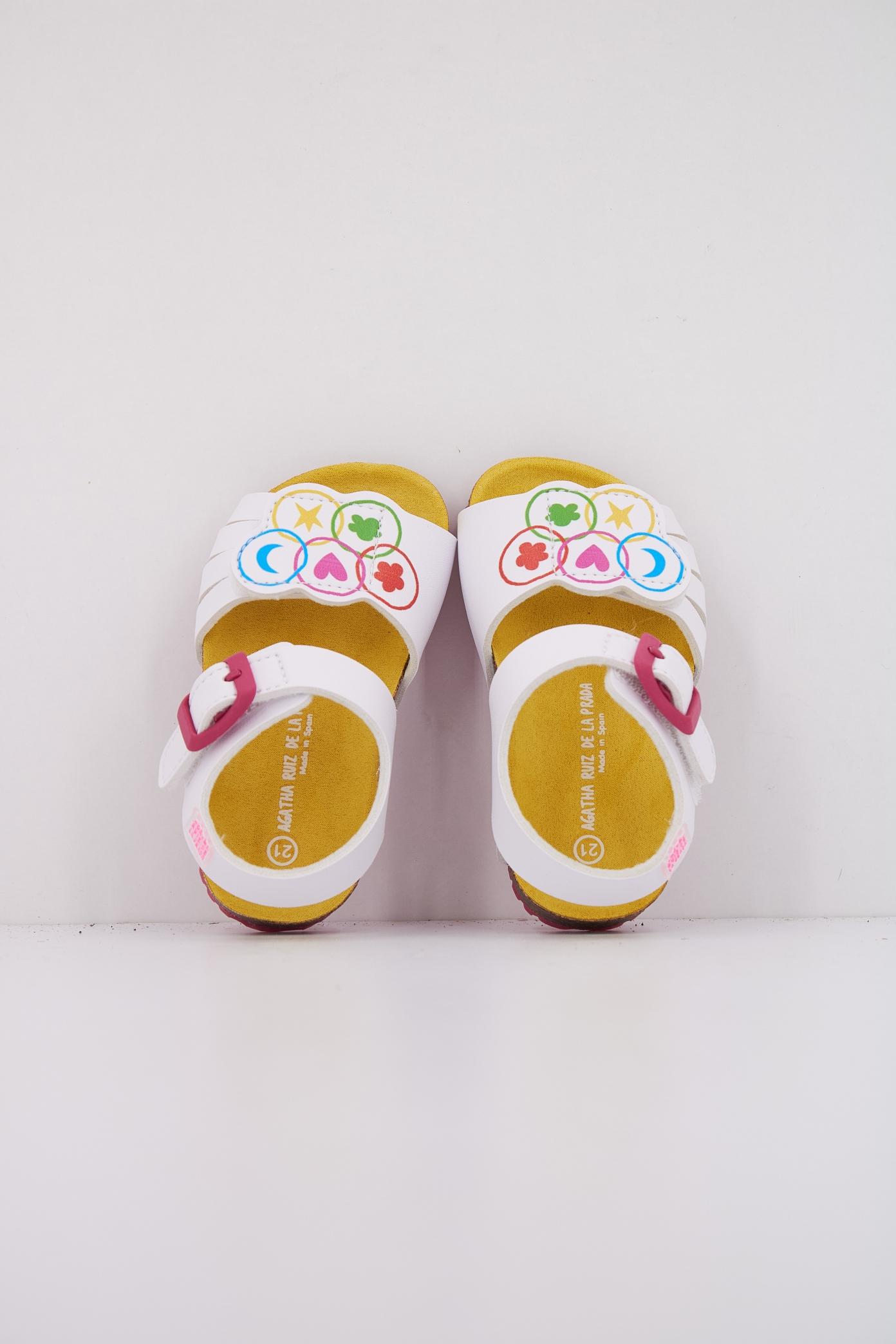 AGATHA RUIZ DE LA PRADA A en color BLANCO  (3)