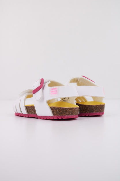 AGATHA RUIZ DE LA PRADA A en color BLANCO  (4)