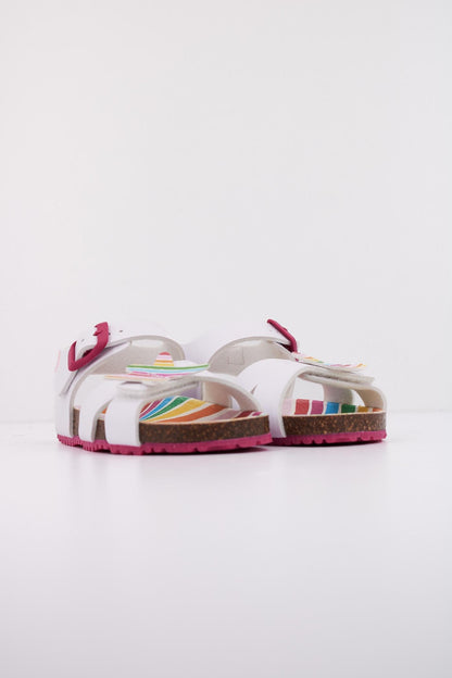AGATHA RUIZ DE LA PRADA A en color BLANCO  (2)