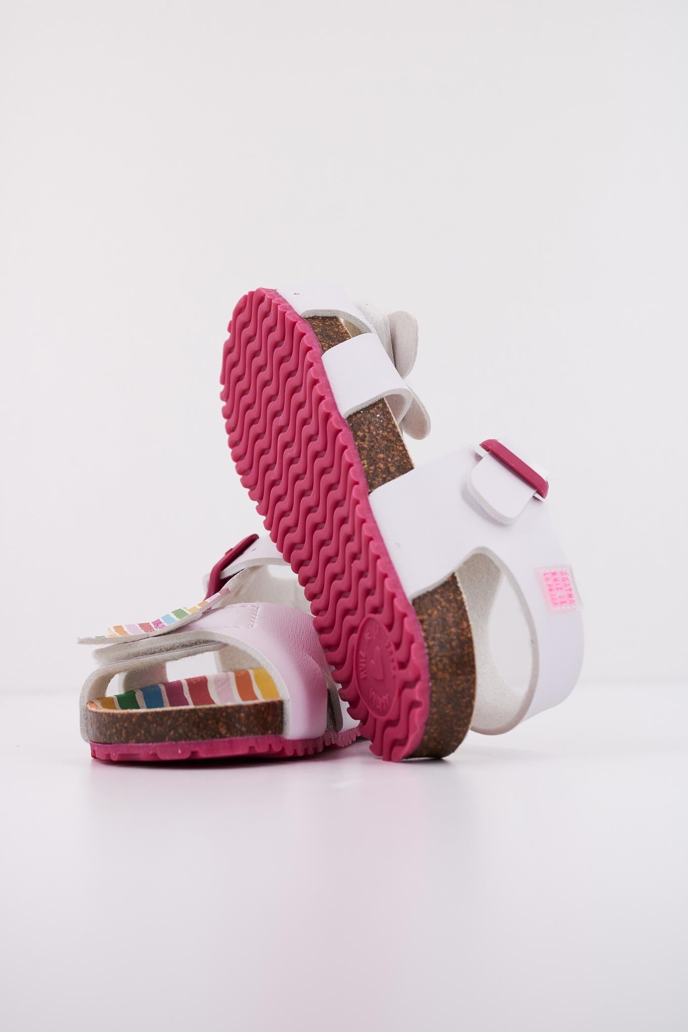 AGATHA RUIZ DE LA PRADA A en color BLANCO  (5)