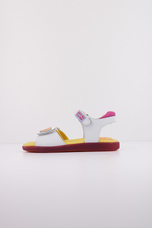 AGATHA RUIZ DE LA PRADA A en color BLANCO  (1)