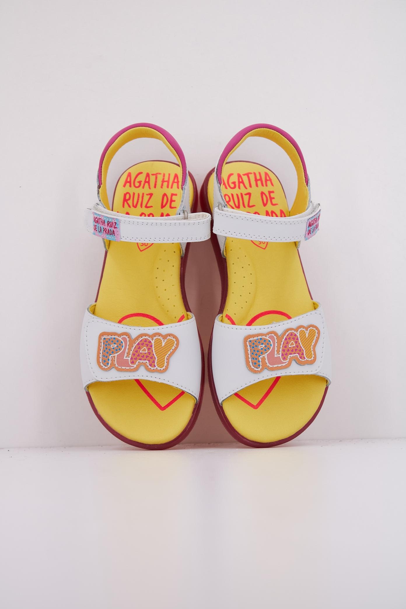 AGATHA RUIZ DE LA PRADA A en color BLANCO  (3)