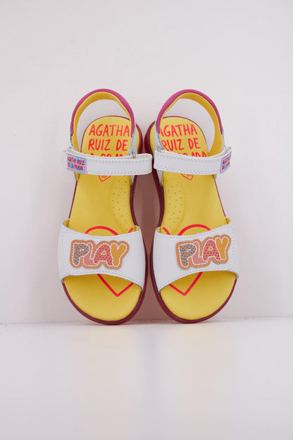 AGATHA RUIZ DE LA PRADA A en color BLANCO  (3)