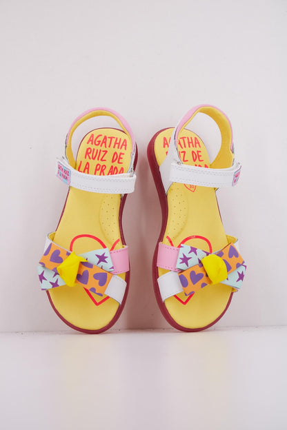 AGATHA RUIZ DE LA PRADA A en color BLANCO  (3)