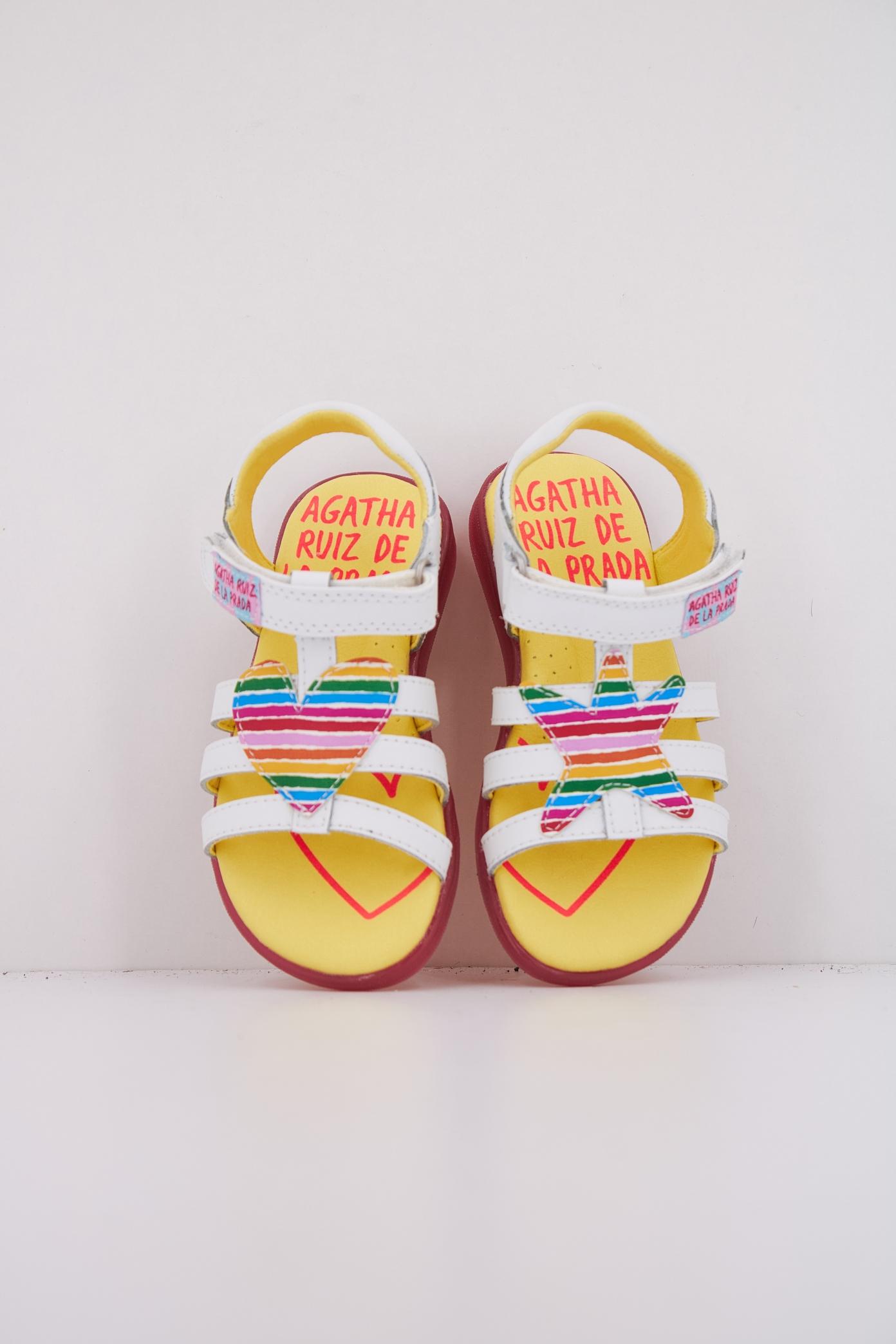 AGATHA RUIZ DE LA PRADA A en color BLANCO  (3)