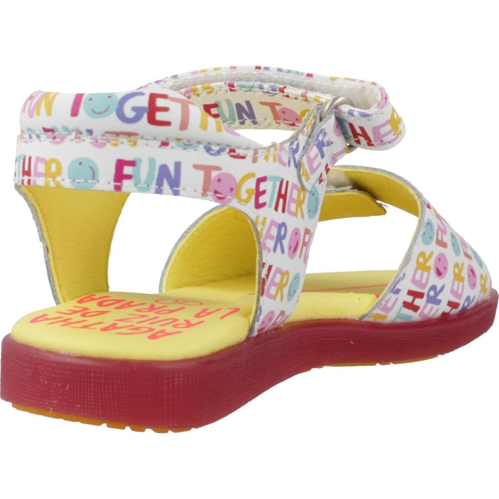 AGATHA RUIZ DE LA PRADA A en color BLANCO  (3)