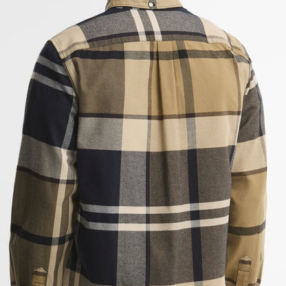BARBOUR ICELOCH TAILORED SHI en color TN  (5)