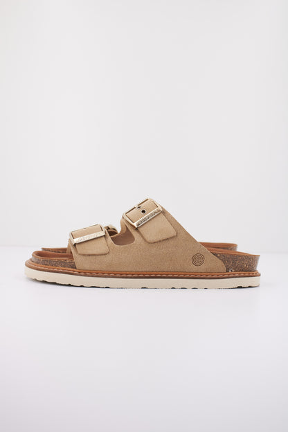 GENUINS  HAWAII VELOUR en color MAKEUP  (1)