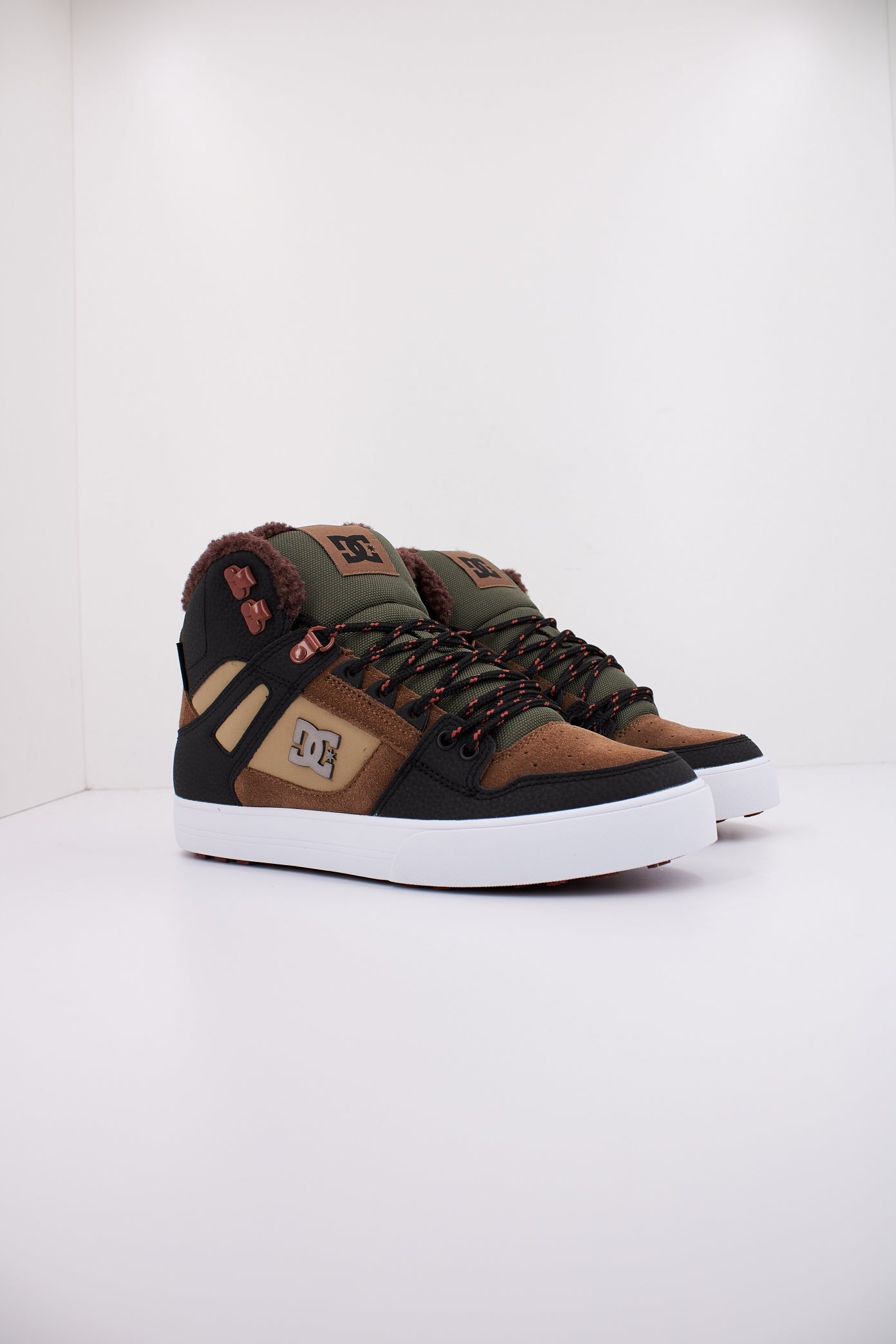DC PURE HIGH-TOP WC WNT en color XCCG  (2)