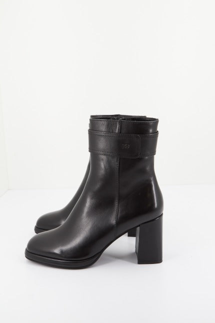 REGARDE LE CIEL  ANALISA DELIC en color BLACK  (2)