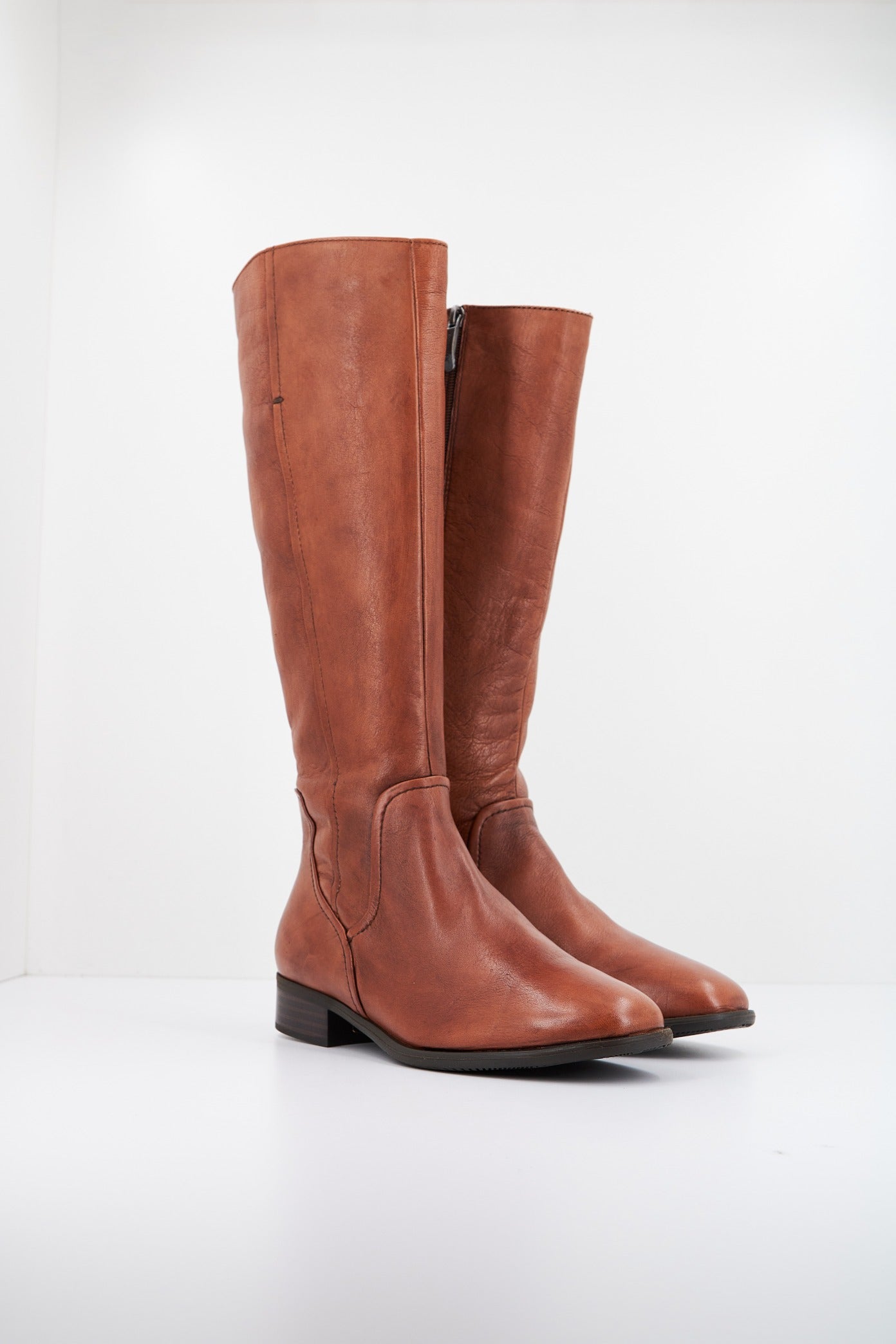 REGARDE LE CIEL SABINA en color CUOIO  (2)