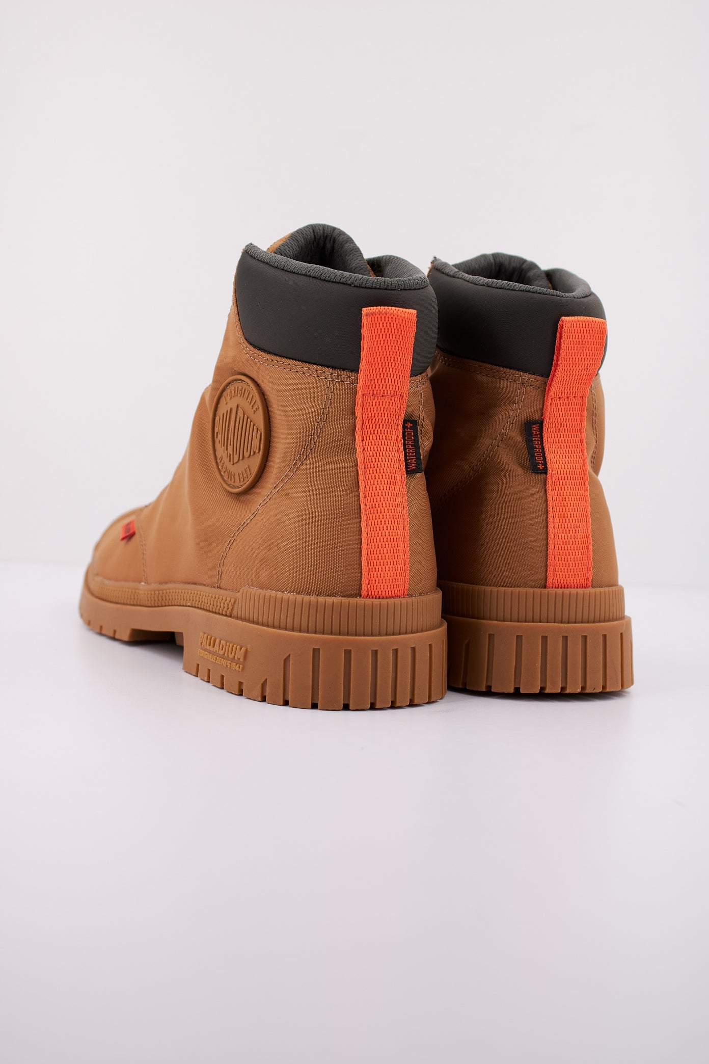 PALLADIUM PAMPA SP CUFF W en color WOODLIN  (4)