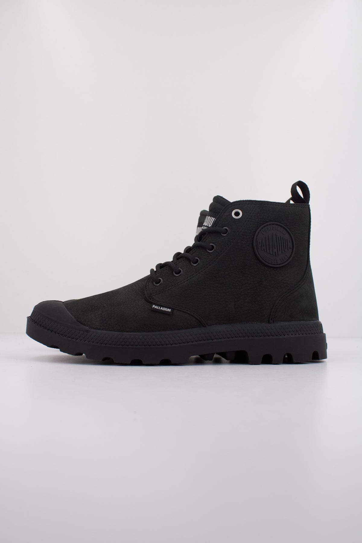 PALLADIUM PAMPA HI NBK en color BLACK  (1)