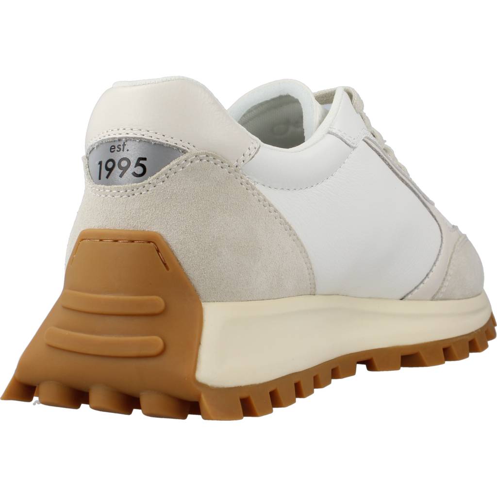 LIU-JO  RUNNING  SNEAKER en color WHITE  (3)