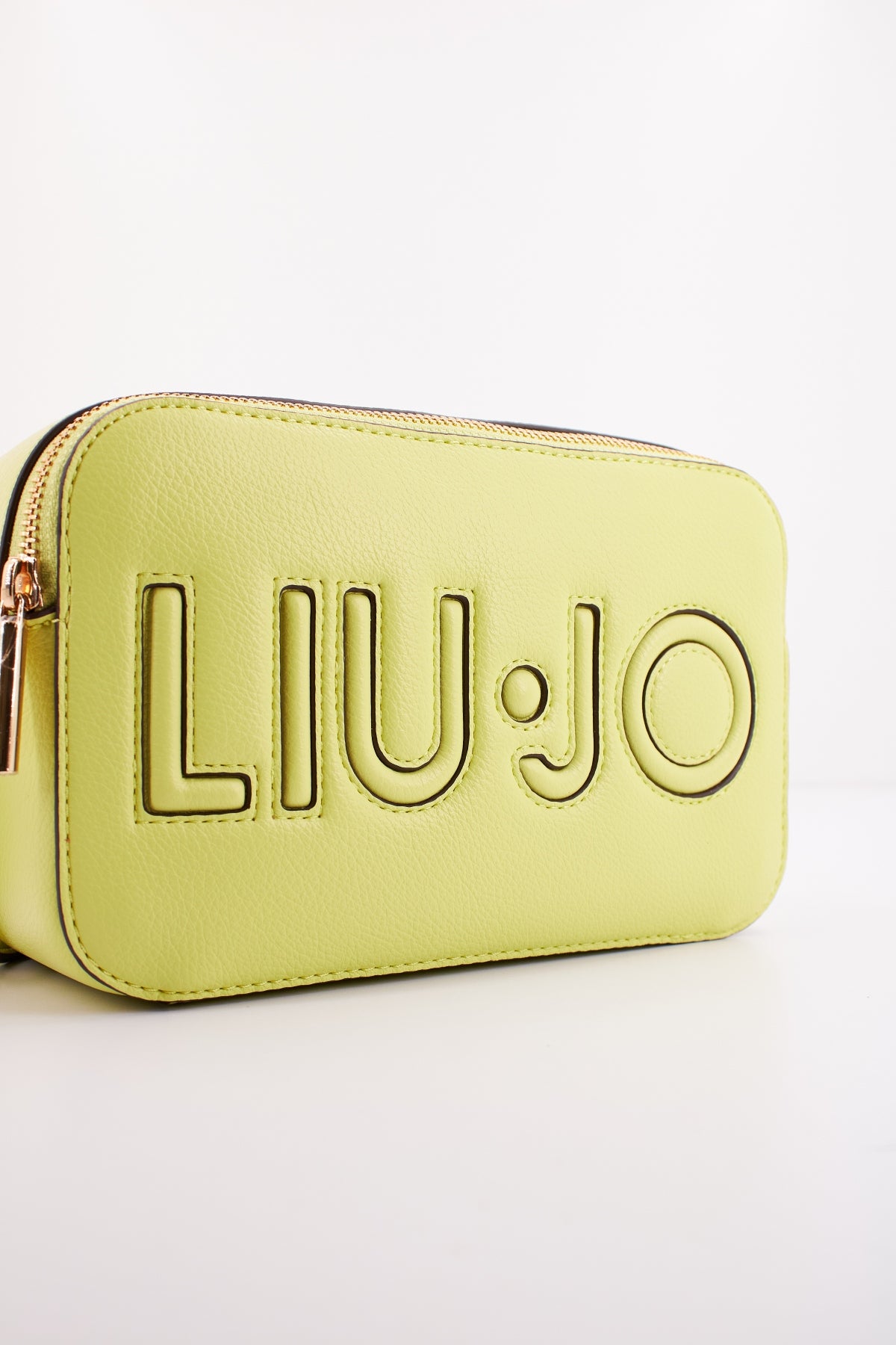 LIU-JO ECS M CAMERA CASE en color   (4)