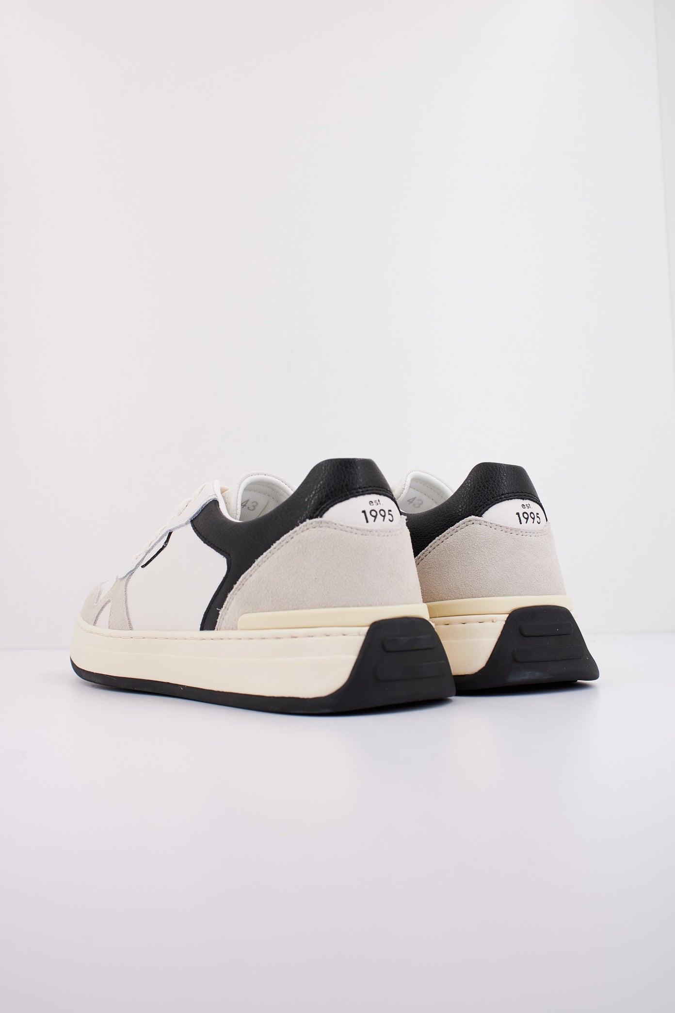 LIU-JO SUDE LEATH en color WHITE  (4)