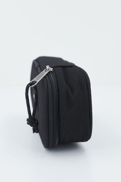 EASTPAK OVAL SINGLE en color BLACK  (2)