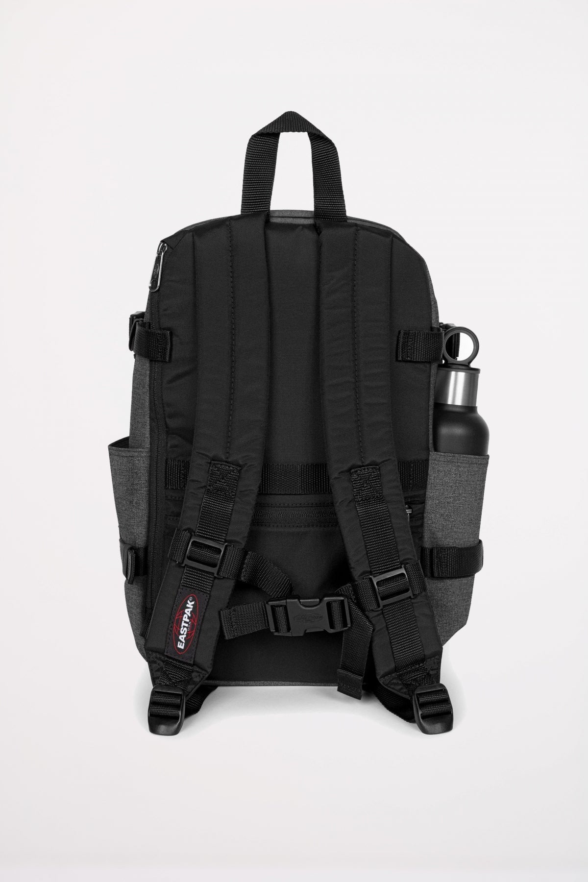 EASTPAK  en color BLCKDNM  (2)
