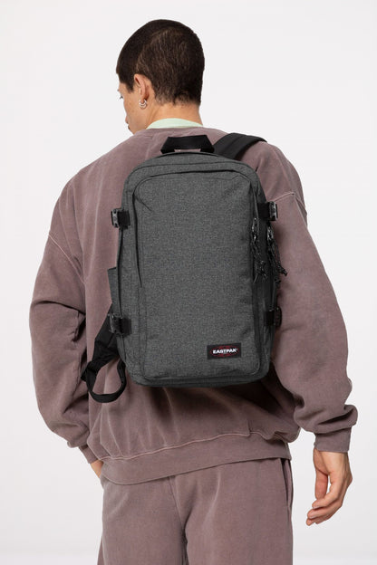 EASTPAK  en color BLCKDNM  (5)